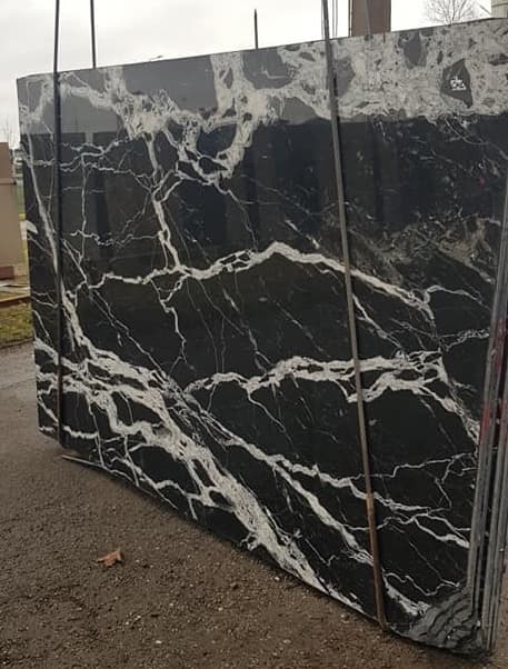 marmury Negro Marquina